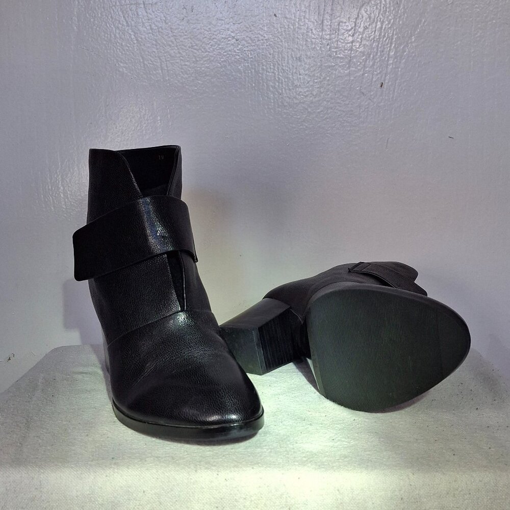 Vaneli Black Leather Ankle Boots 7 M